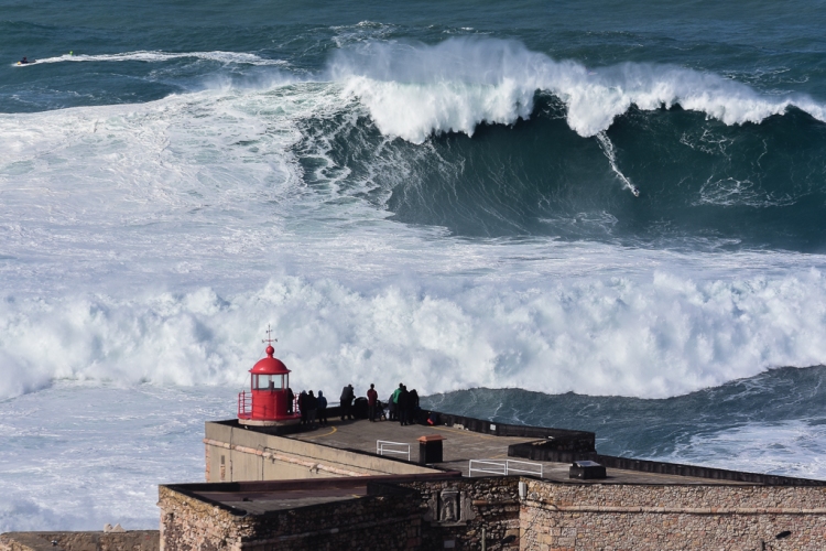 Praia do Norte: Guinness Book of World Records, under Biggest Waves Ever Surfed